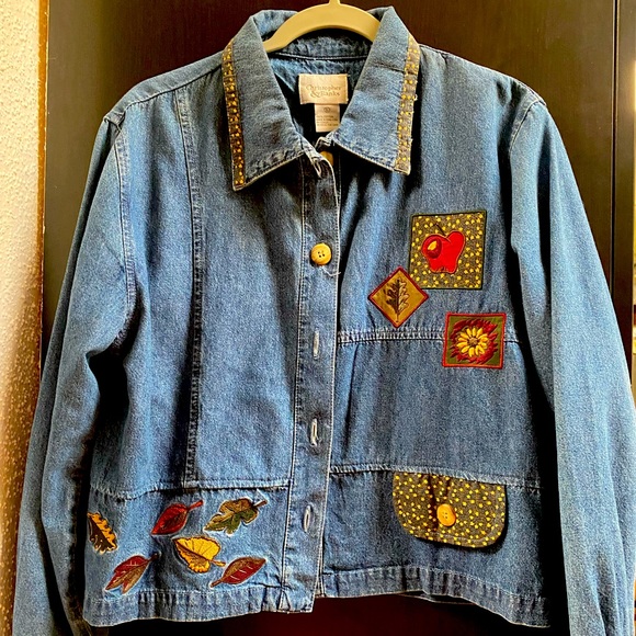 Cute fall denim jacket. Size large. Worn a few times, in like new condition - Picture 1 of 2